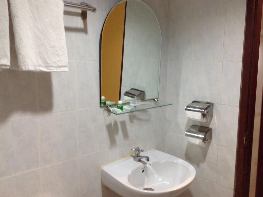 Lai Lai Mutiara Hotel Batam Екстериор снимка